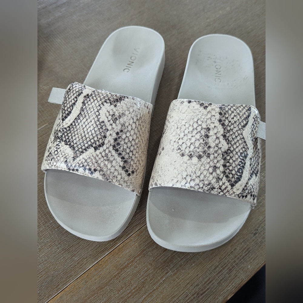 Vionic Keira Slide, Size 9